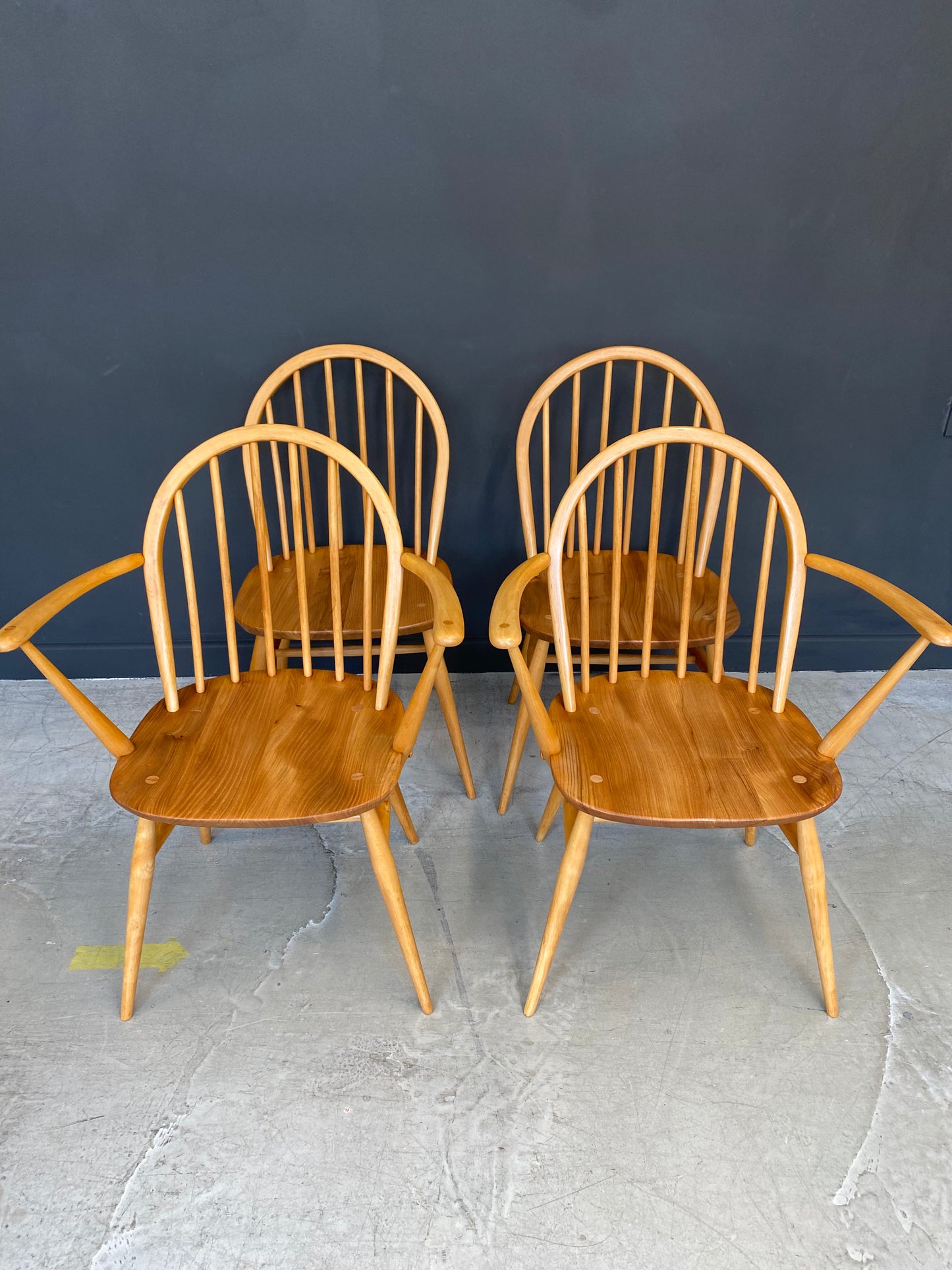 Vintage refurbished Ercol set Windsor Chairs inc 2 carvers