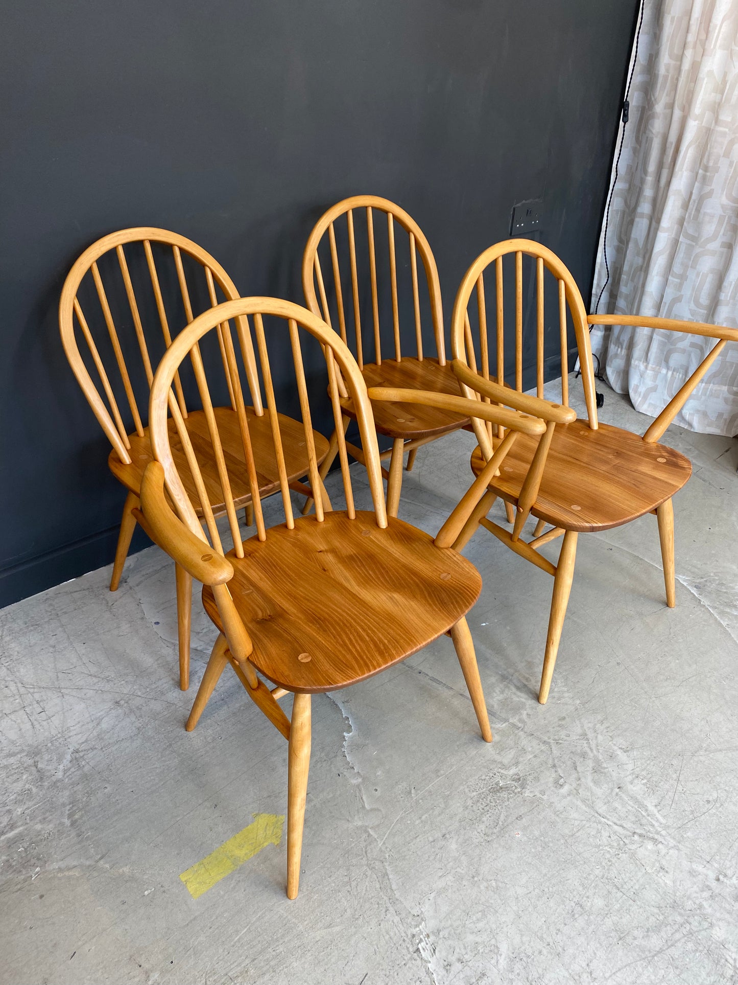Vintage refurbished Ercol set Windsor Chairs inc 2 carvers