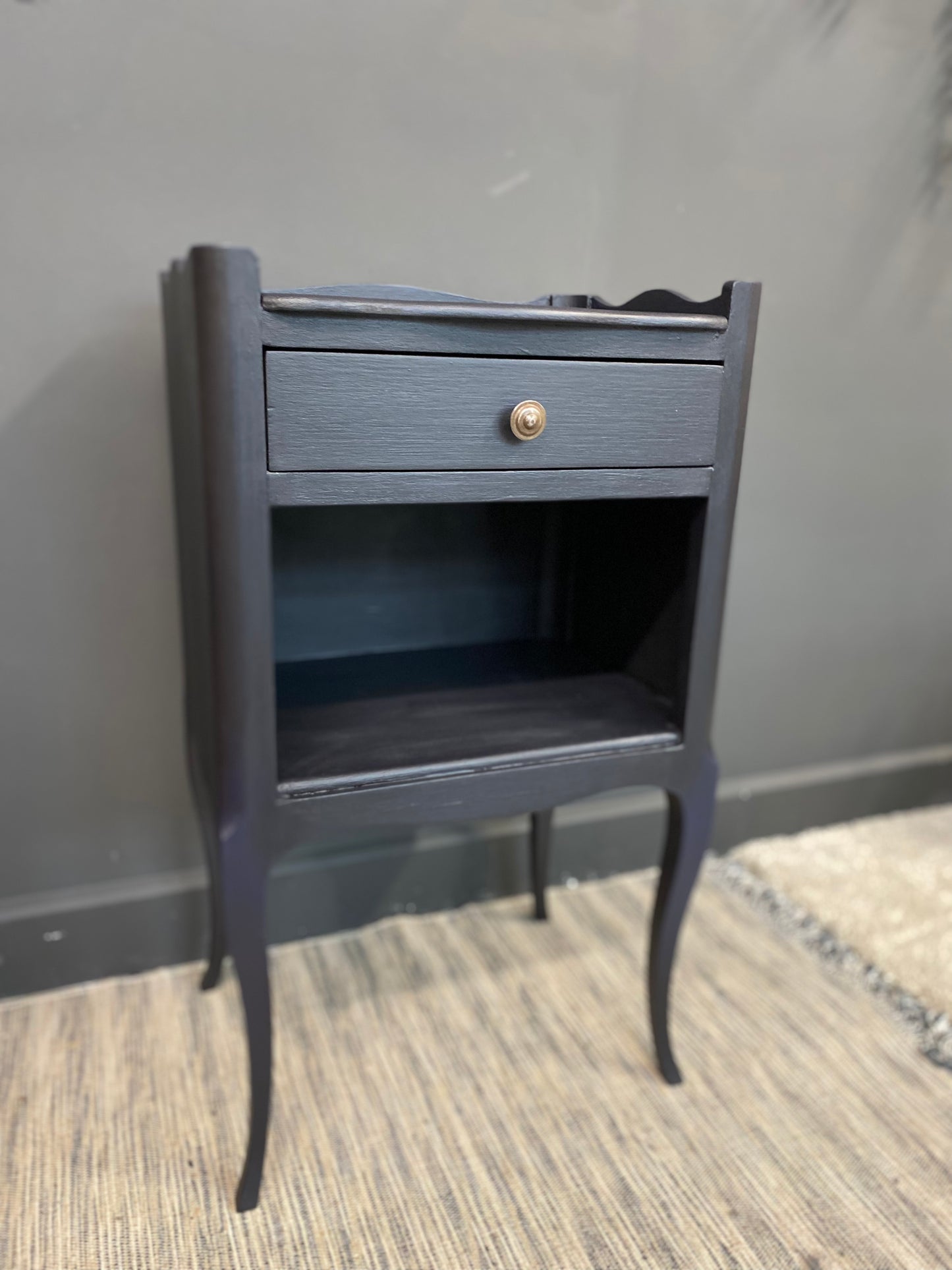 French lamp/bedside cabinet