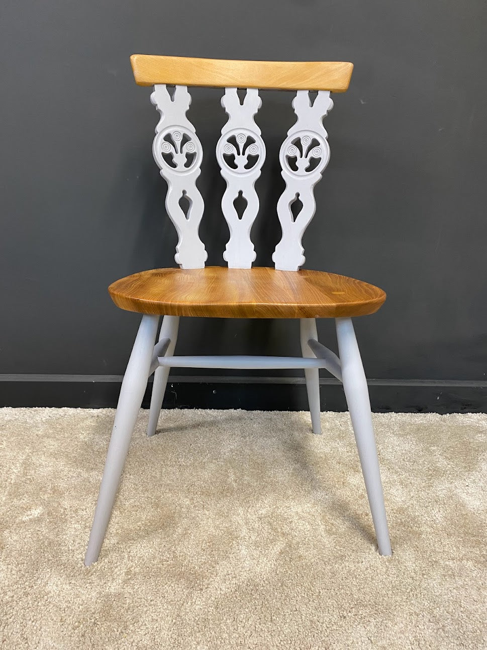 Vintage Ercol Dining Table and 4 Fleur de Lys Chairs
