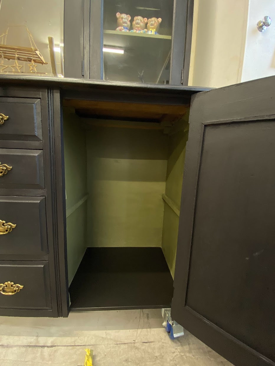 Victorian Mirrored Dresser In Black & Olive